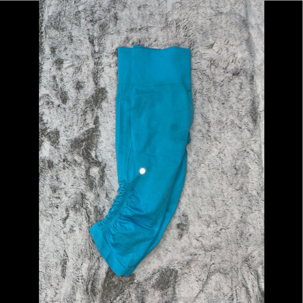 Lululemon cropped leggings, excellent condition